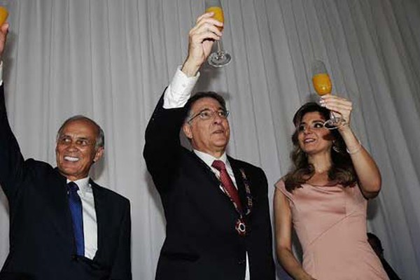 Fernando Pimentel assume compromisso de governar Minas com a voz do povo