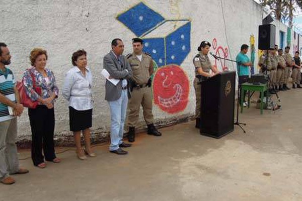 Praça do Cristavo ganha novos equipamentos e sede de pelotão da Polícia Militar