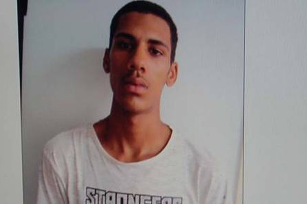 Jovem que estava com facão no assalto ao motel se entrega à Polícia Civil