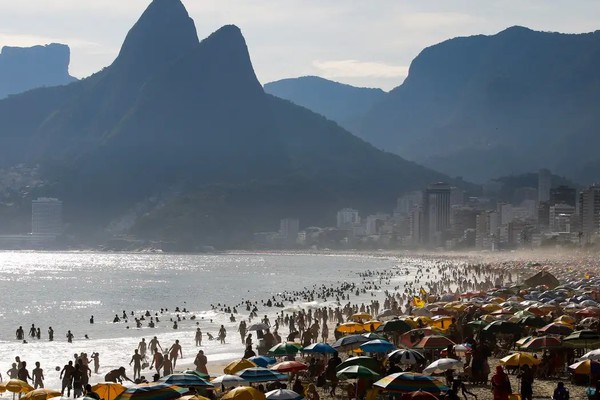 Turismo brasileiro tem faturamento recorde de R$ 185 bi em 2025
