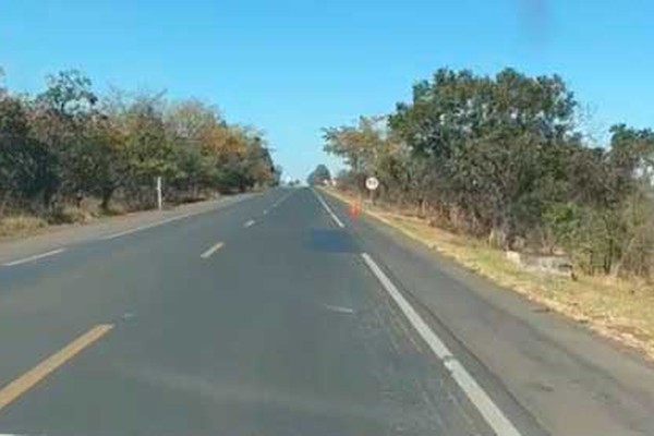 BR-365 terá restrição de tráfego nos 2 próximos fins de semana; PRF sinaliza com cones acostamento