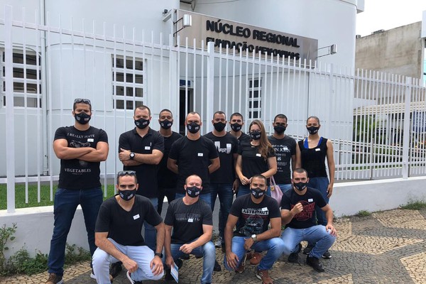Futuros soldados da Polícia Militar praticam a solidariedade e doam sangue em Patos de Minas
