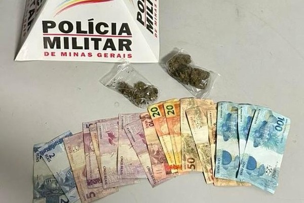Jovens em moto tentam fugir de abordagem mas acabam presos com dinheiro e drogas em Patos de Minas