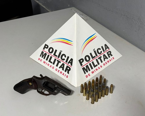 Polícia Militar encontra revolver carregado e diversas munições e prende morador em Patos de Minas