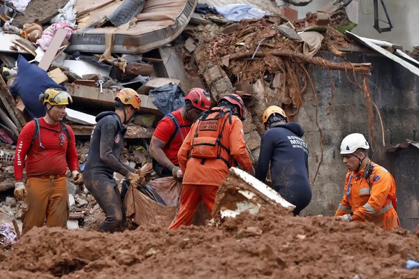 Mortos em temporais em Juiz de Fora e Ubá chegam a 36