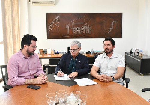 UFU assina contrato com construtora que vai concluir obras do Campus em Patos de Minas