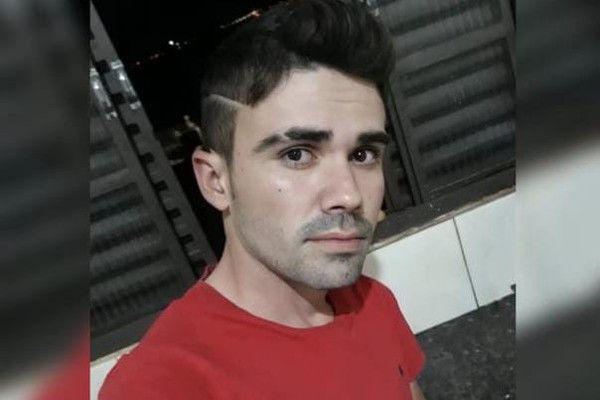 Motorista gravemente ferido após acidente perto do Trevão Leilões morre em Patos de Minas