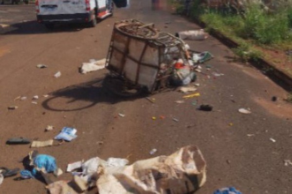 Catadora de recicláveis morre atropelada por condutor de 88 anos com habilitação vencida em Monte Carmelo