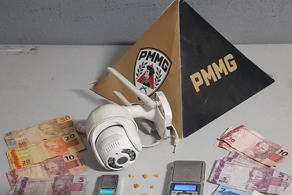 Suspeitos são flagrados com crack e dinheiro e acabam presos por tráfico de drogas em Patos de Minas