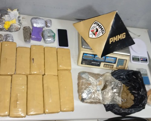 Casa usada como depósito de drogas é descoberta e dois acabam presos em Patos de Minas