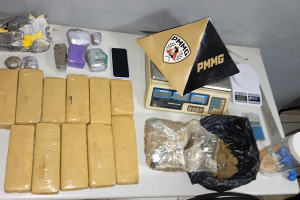 Casa usada como depósito de drogas é descoberta e dois acabam presos em Patos de Minas