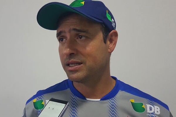 Sidnei Morais chega para comandar a URT e diretoria busca mais três reforços para o elenco