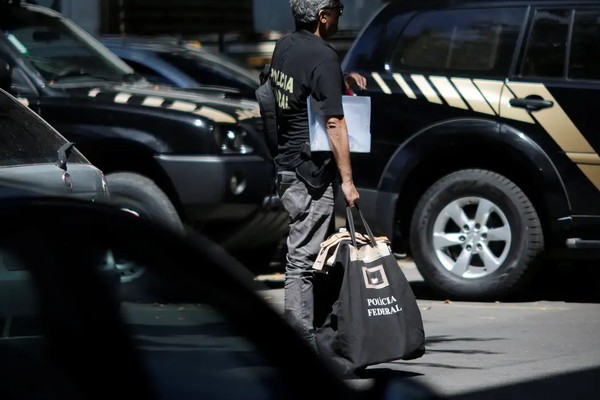 Dino autoriza buscas em apartamento do deputado Antônio Doido