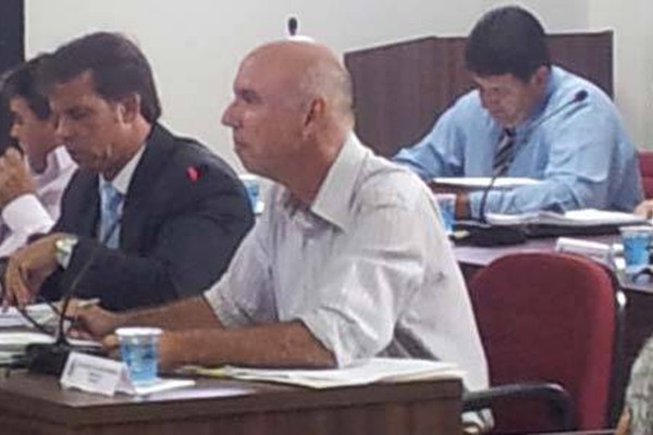 PL que autoriza doação de oito lotes para empresa gera polêmica na Câmara