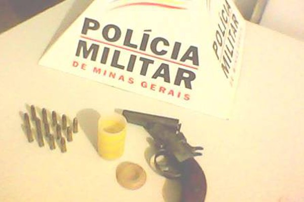 PM apreende arma de fogo em Carmo do Paranaíba após atrito familiar