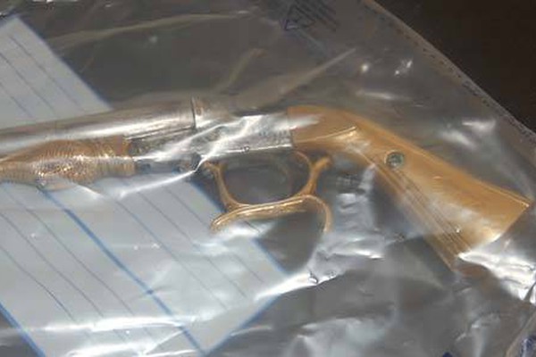 Garrucha de ouro de valor inestimável ficará em cofre à disposição da justiça