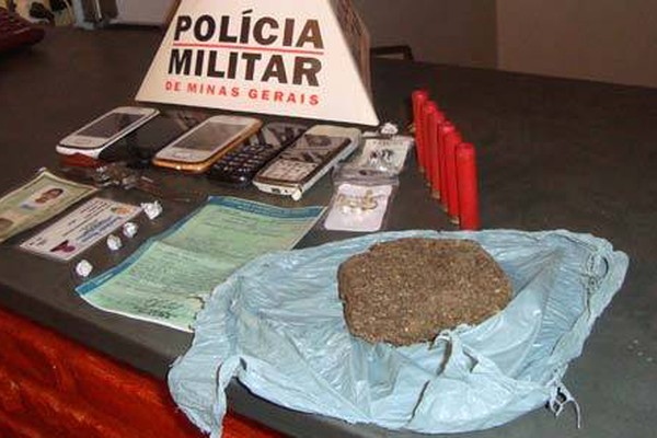 PM apreende drogas e carro em grande operação para prender assaltantes