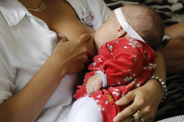 Campanha Mundial de Amamentação promove a preservação da vida