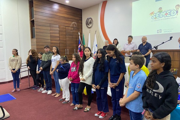 Alunos de Patos de Minas que se destacaram no projeto “MPT na Escola” são premiados