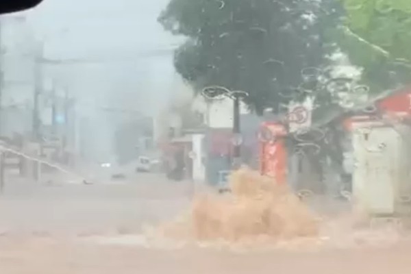 Temporal causa alagamentos e transtornos em diferentes pontos de Patos de Minas; veja