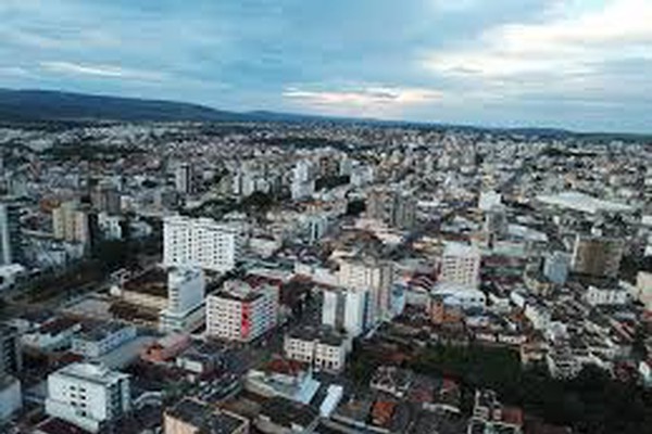 Veja o que abre e o que fecha no feriado do Dia do Trabalhador em Patos de Minas