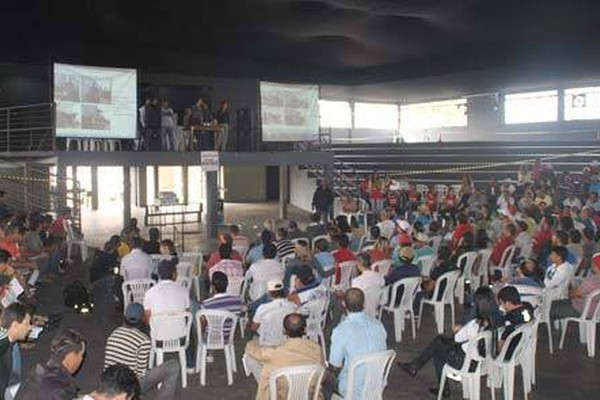 Leilão do Detran em Patos de Minas começa com arremate de 100% dos lotes