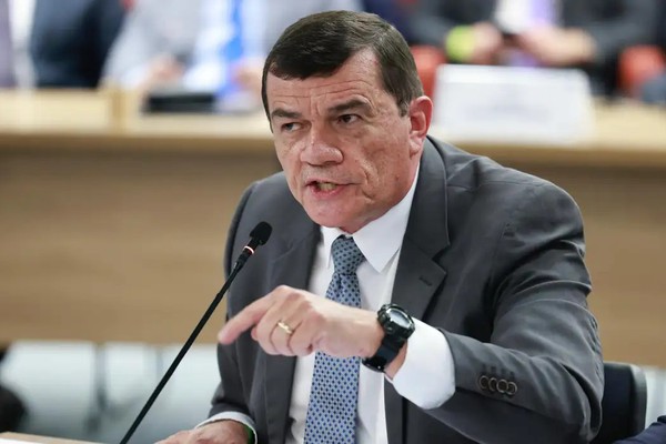 Ex-ministro diz que alertou Bolsonaro sobre gravidade de golpe