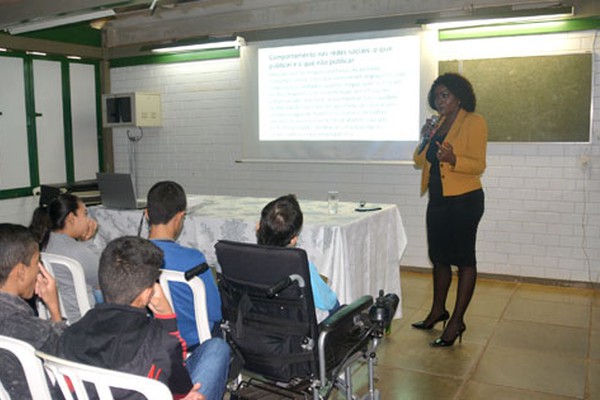 Com palestras, contação de história e dinâmicas, Escola CAIC realiza projeto cultural em Patos de Minas