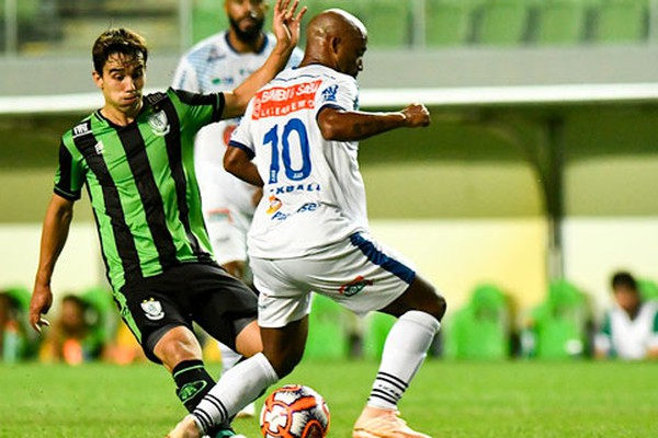 URT sai na frente, mas toma a virada e perde por 3 a 1 para o América em Belo Horizonte