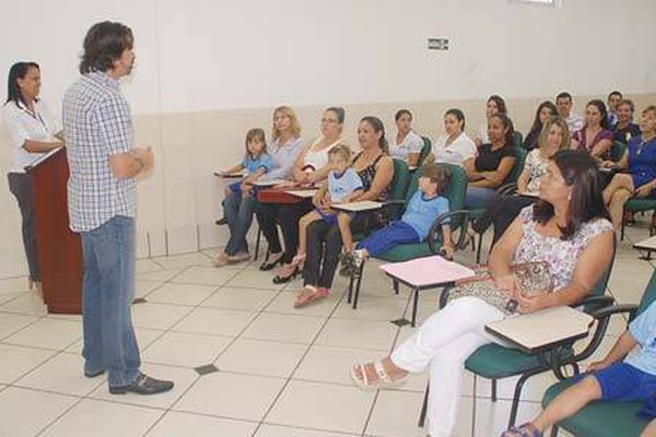 CDL entrega mil presentes da Campanha Natal Solidário para centros educacionais