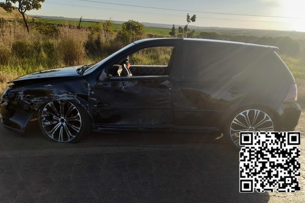 Condutor com sintomas de embriaguez invade a contramão e é atingido por caminhão, na BR354