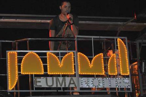 Sem chuva, Fenamilho vive dia especial com grande público nesta noite de quinta