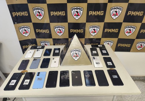 Polícia Militar recupera 23 celulares roubados de loja em Patrocínio e procura assaltante