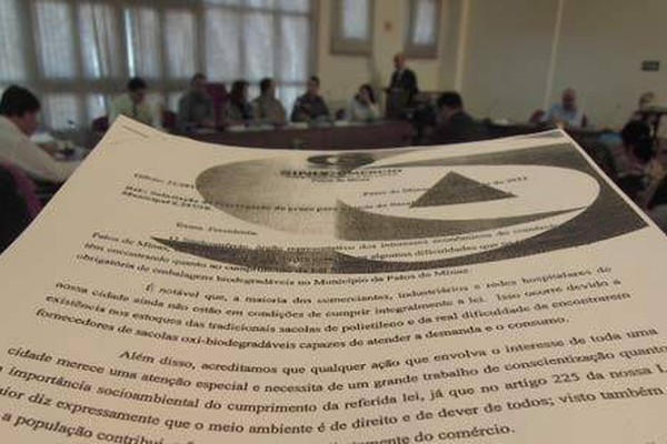 Sindcomércio pede mais prazo para implantar lei das sacolinhas biodegradáveis