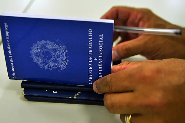 Brasil cria mais de 147 mil empregos com carteira assinada em agosto