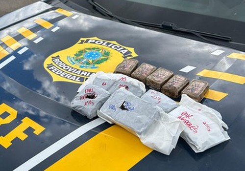 PRF de Patos de Minas apreende drogas incomuns e de alto valor em ônibus na BR 365