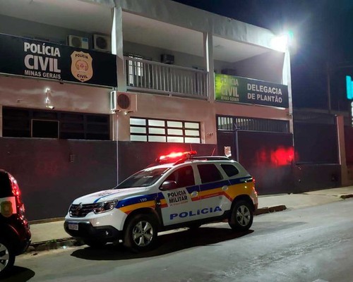 Homem é preso por ameaçar companheira e filhos após crise de violência doméstica em Patos de Minas