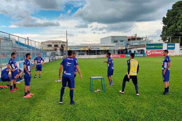 URT faz promoção de ingressos e quer casa cheia nos confrontos contra América e Avaí