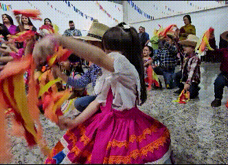 Alunos do Criança Feliz dão show de simpatia na tradicional festa Junina da escola