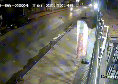 Casal fica ferido após cão que corria atrás de gato derrubá-los de moto em Patos de Minas; veja